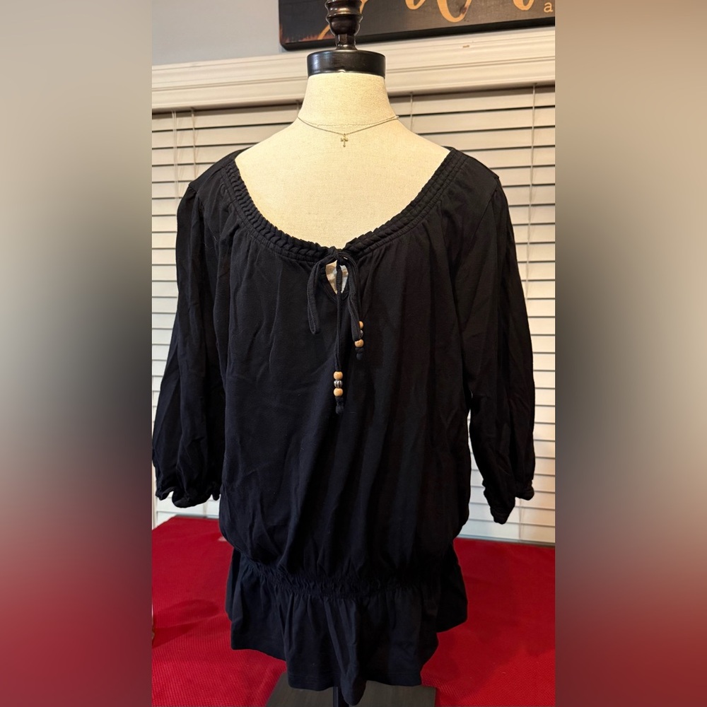 Women’s Size 2X Black Pullover knit top By Croft & Barrow.